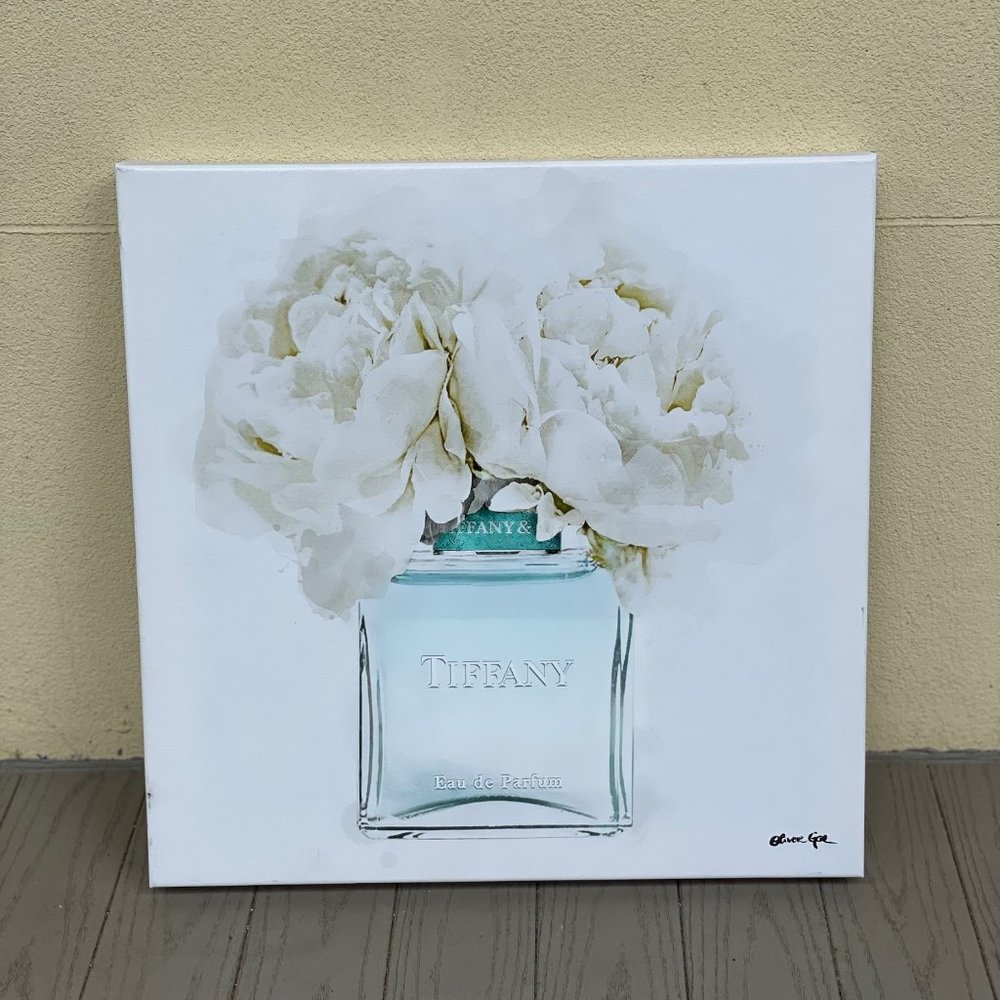 Oliver Gal Wall Art - Hydrangeas in Tiffany & Co. Vase